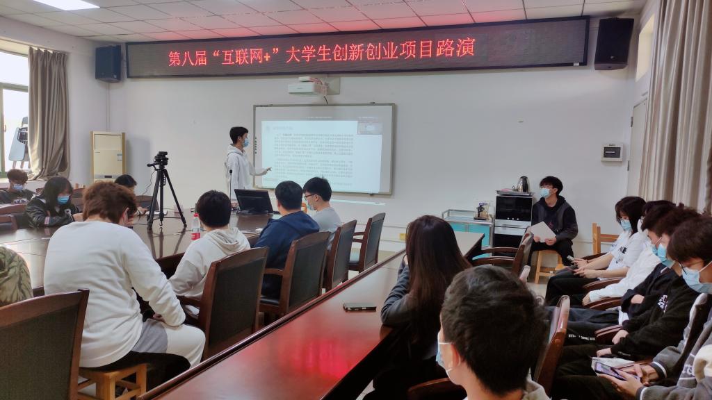 培养大学生创新精神和创业意识，使大学生获得更好的职业发展前景