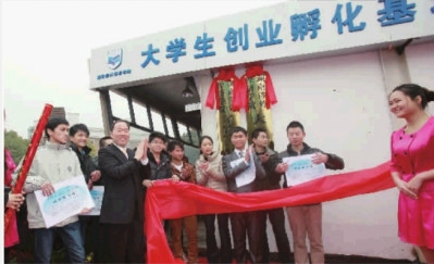 开什么店最赚钱投资小？非奶茶店莫属莫属！